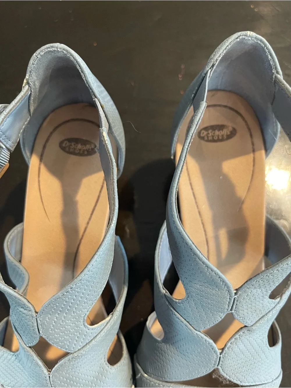 Dr Scholls Women’s Light Blue Strappy Wedge Sandals. Size 9